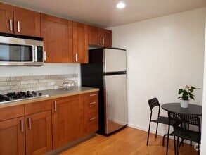 Building Photo - 20624 Kittridge St