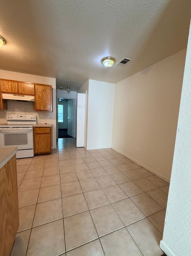 Building Photo - 1616 AZTEC