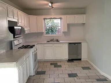 Foto del edificio - 42838 Homewood St