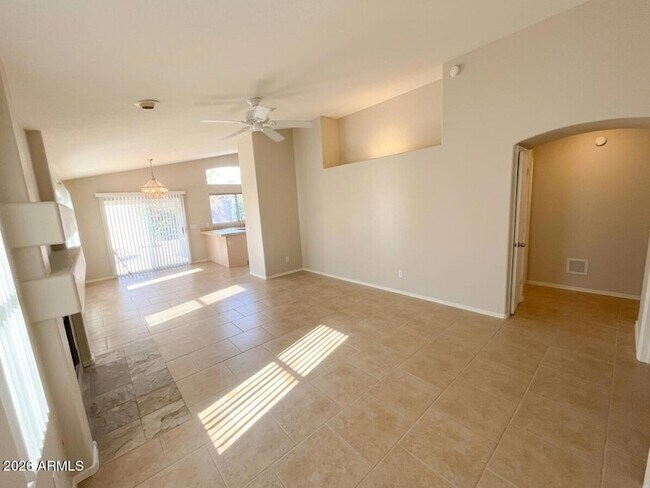 Foto del edificio - 4148 E Anderson Dr