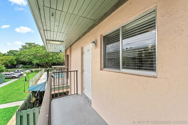 Building Photo - 1866 Fairview Villas Dr