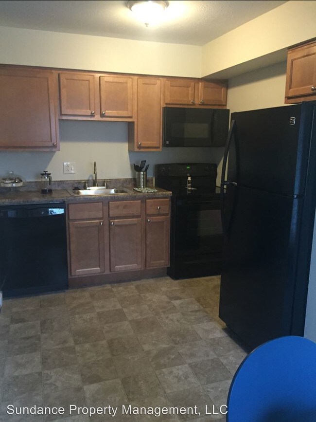 Building Photo - 7852 Marten Ct S