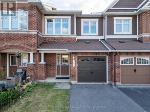 Building Photo - 245 Silvermoon Crescent