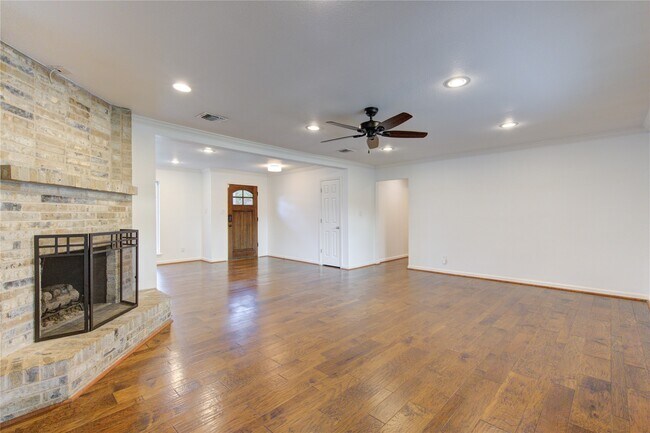 Building Photo - 2523 Anniston Dr