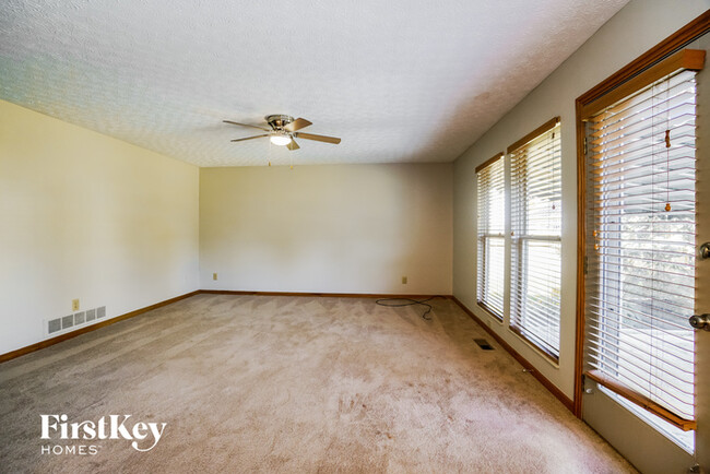 Building Photo - 2688 Hoover Crossing Way