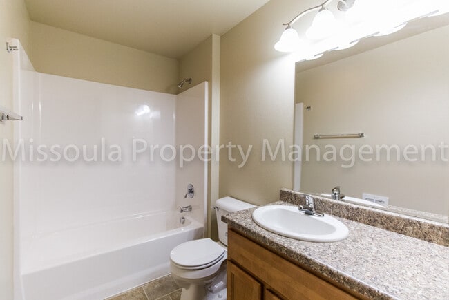 Building Photo - 3800 Oleary St