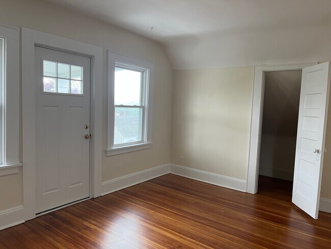 Dormitorio principal con porche cubierto - 63 Raymond St