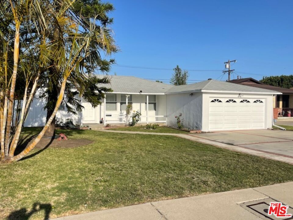 Primary Photo - 8306 Belford Ave
