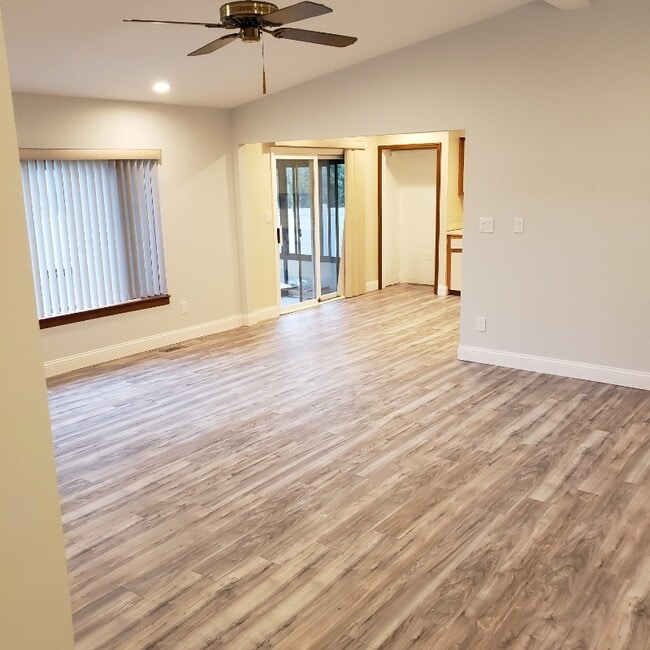 Building Photo - 11415 Brougham Dr