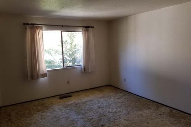 Building Photo - 875 Tanglewood Dr