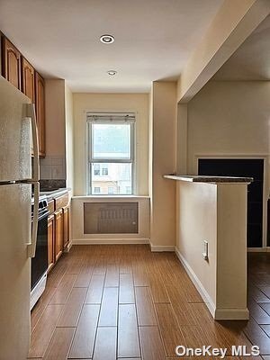 Building Photo - 21-24-24 29th St