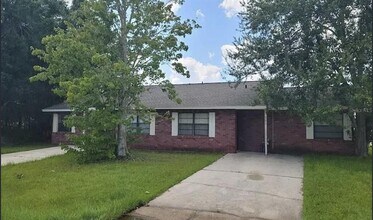 Building Photo - 781 Squirrel Ct