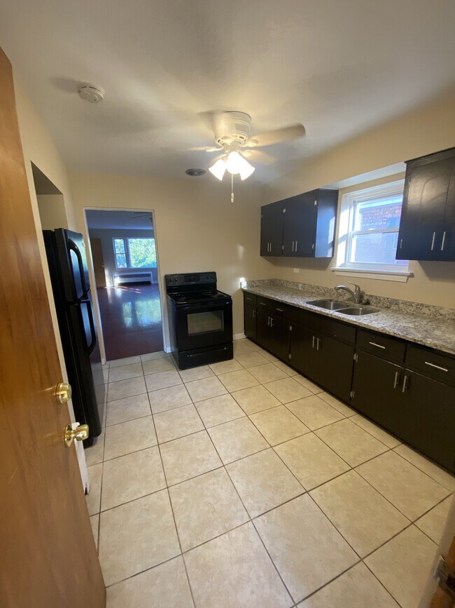 Euclid Condo for Rent in Berwyn, IL