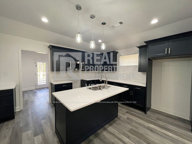 Foto del edificio - 2349 Berthadale Ave