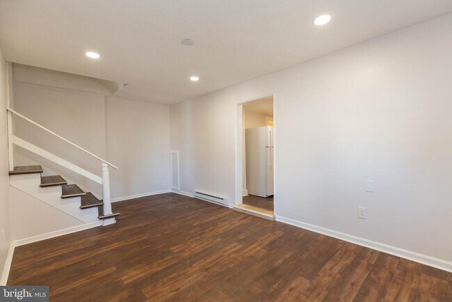 Foto del edificio - 324 E Washington St