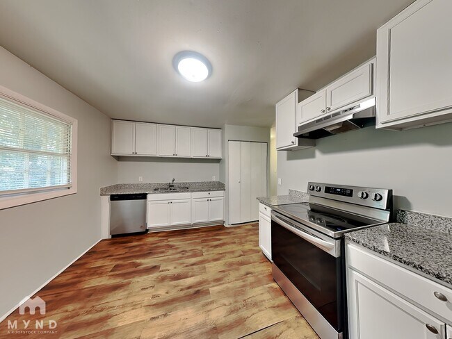 Foto del edificio - 4484 Bonnie Glen Ct