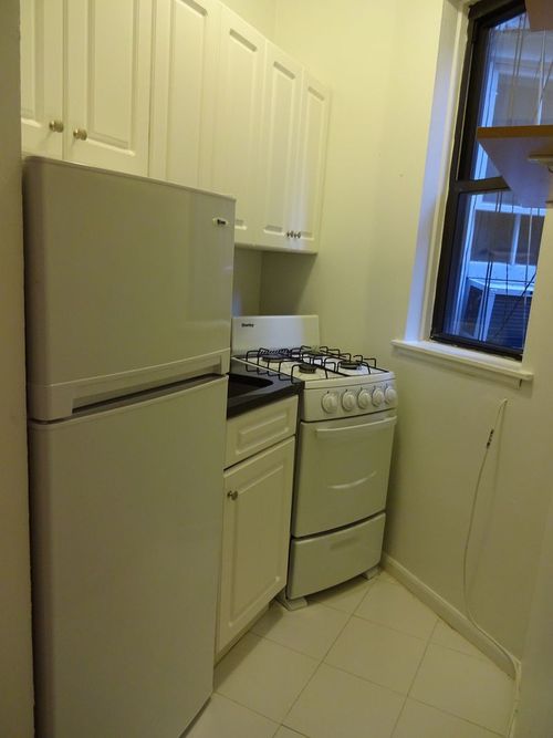 Foto del edificio - 417 E 72nd St