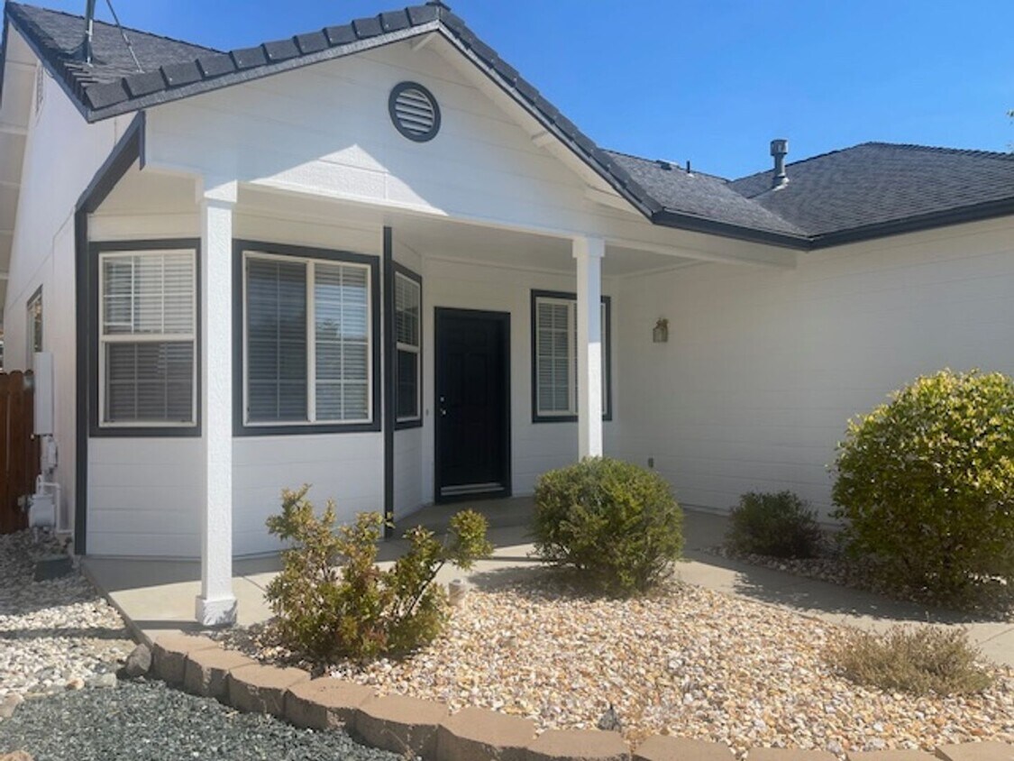 Primary Photo - Beautiful and spacious home in North West ...