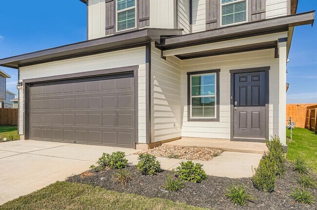 Building Photo - 12112 Douglas Fir Cir