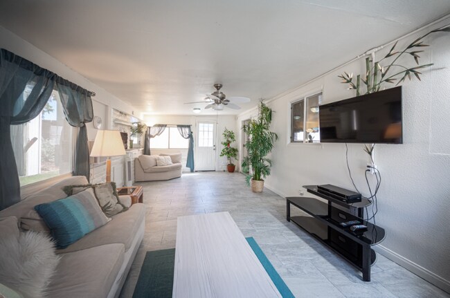 Foto del edificio - 401 Lorenzi St