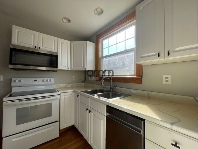 Building Photo - 1143 Cranford Ave