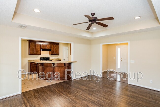 Building Photo - 13834 Roanoke Dr
