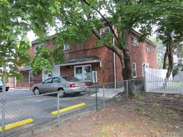 Primary Photo - 72 Nassau Blvd