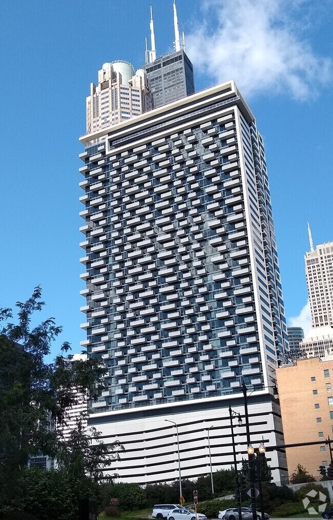 Building Photo - 235 W Van Buren St