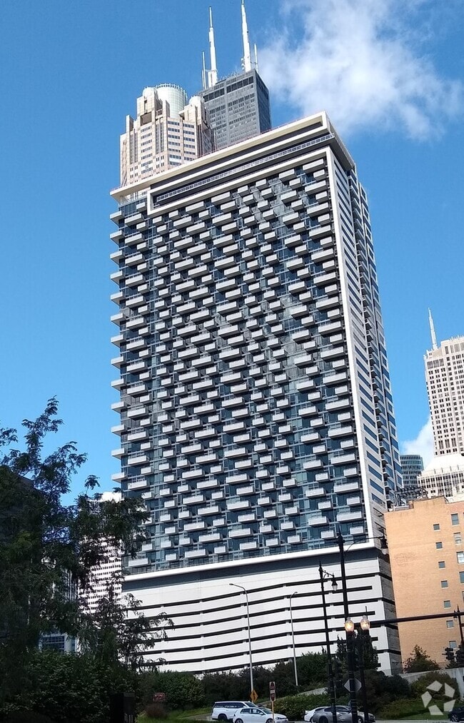 Building Photo - 235 W Van Buren St