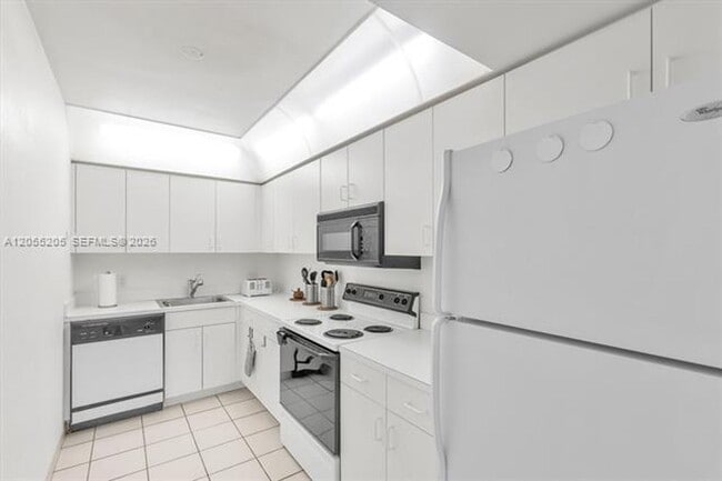 Photo - 800 Claughton Island Dr cu-1204 Apartment