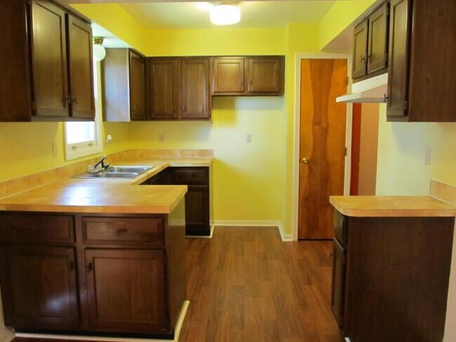 Building Photo - 3 bedroom in Portage MI 49024