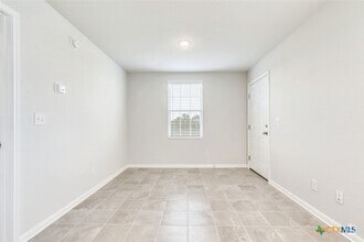 Building Photo - 1628 Arbor Knot Dr