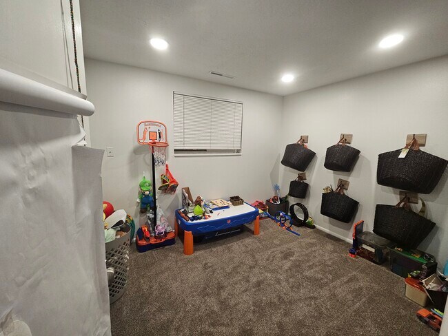 Building Photo - 166 N 1150 W