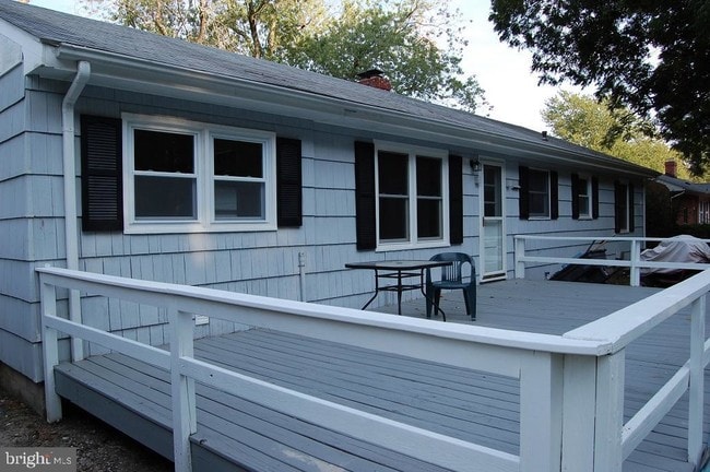 Building Photo - 1016 Riverview Terrace