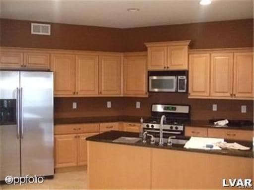 Building Photo - 221 Eagles Creek Ct