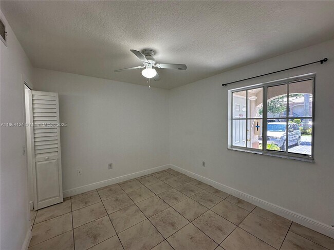 Foto del edificio - 2910 SE 13th Ave