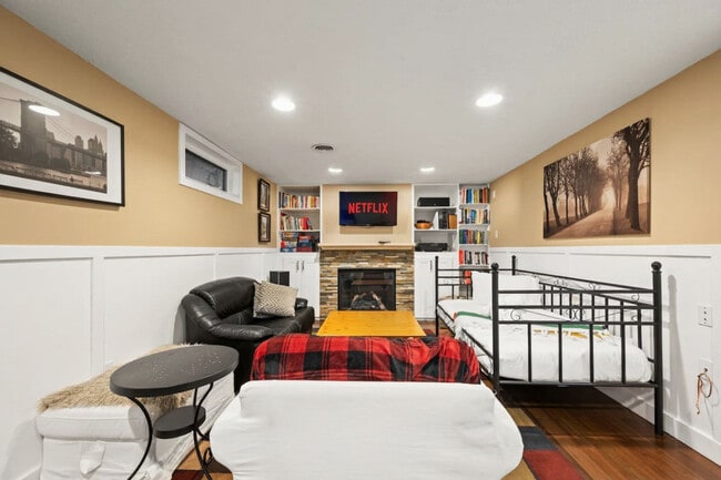 Building Photo - 8212-8298 98 Ave NW