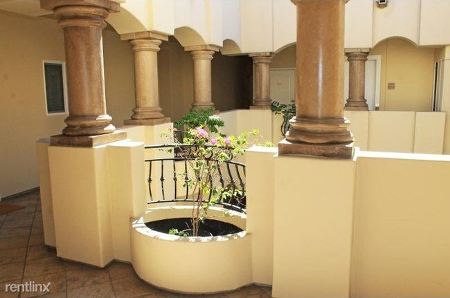 Foto del edificio - 11321 Moorpark St
