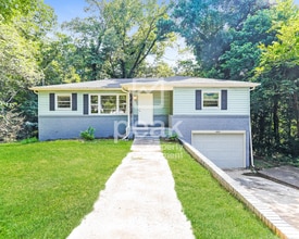 Building Photo - 408 Sunhill Rd NW