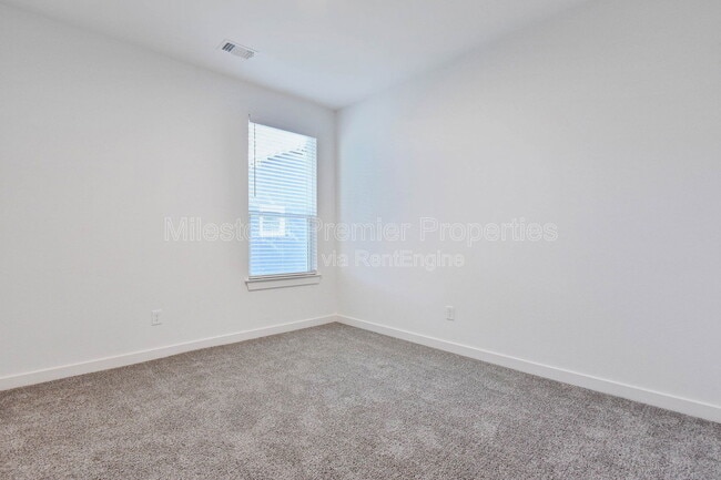 Building Photo - 718 W Texas St