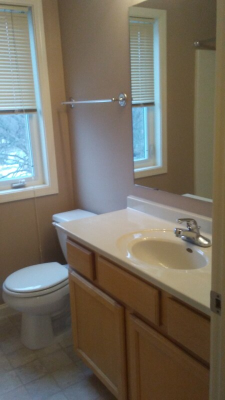 Foto del edificio - 1230 Stoughton Ave