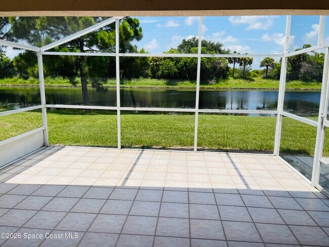 Foto del edificio - 8043 Bracken Ln