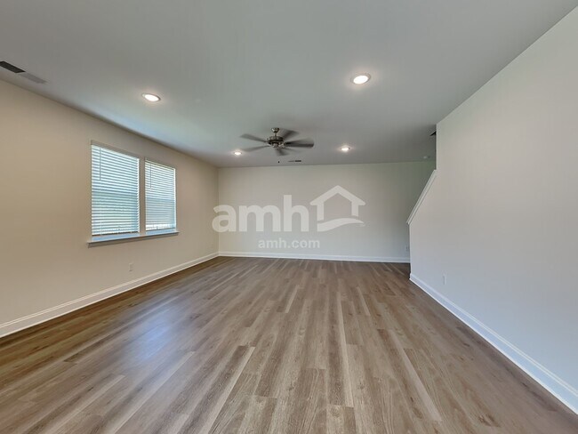 Building Photo - 3519 Lincoln Hts Ln