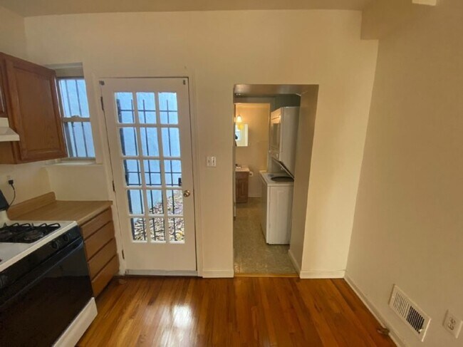 Foto del edificio - 413 Warner St NW
