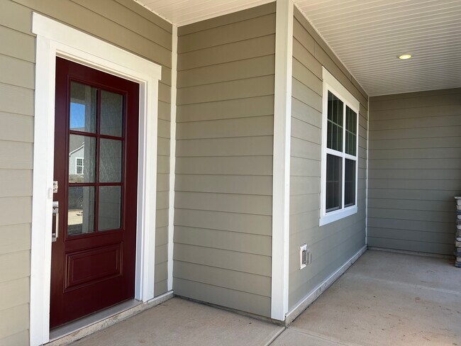 Building Photo - 114 Pampas Pl