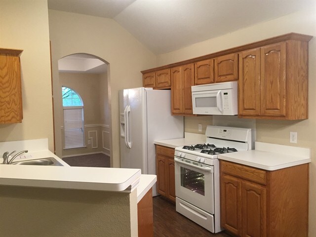 Building Photo - 717 Flagstone Way