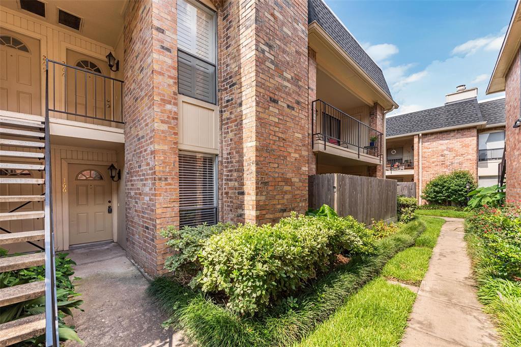 Primary Photo - 1601 S Shepherd Dr