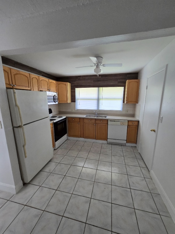 Building Photo - 1706 Azalea Ct