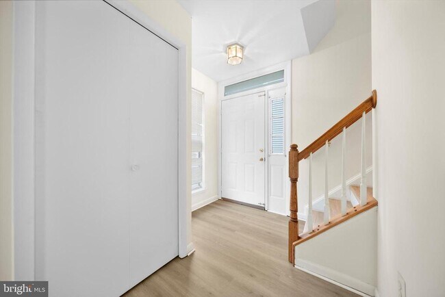 Building Photo - 44226 Mossy Brook Square
