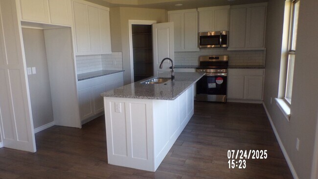 Foto del edificio - New construction home located on the South...